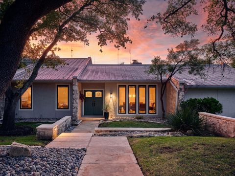 Photo of 2310 Camino Alto, Austin, TX 78746 (MLS # 9960250)