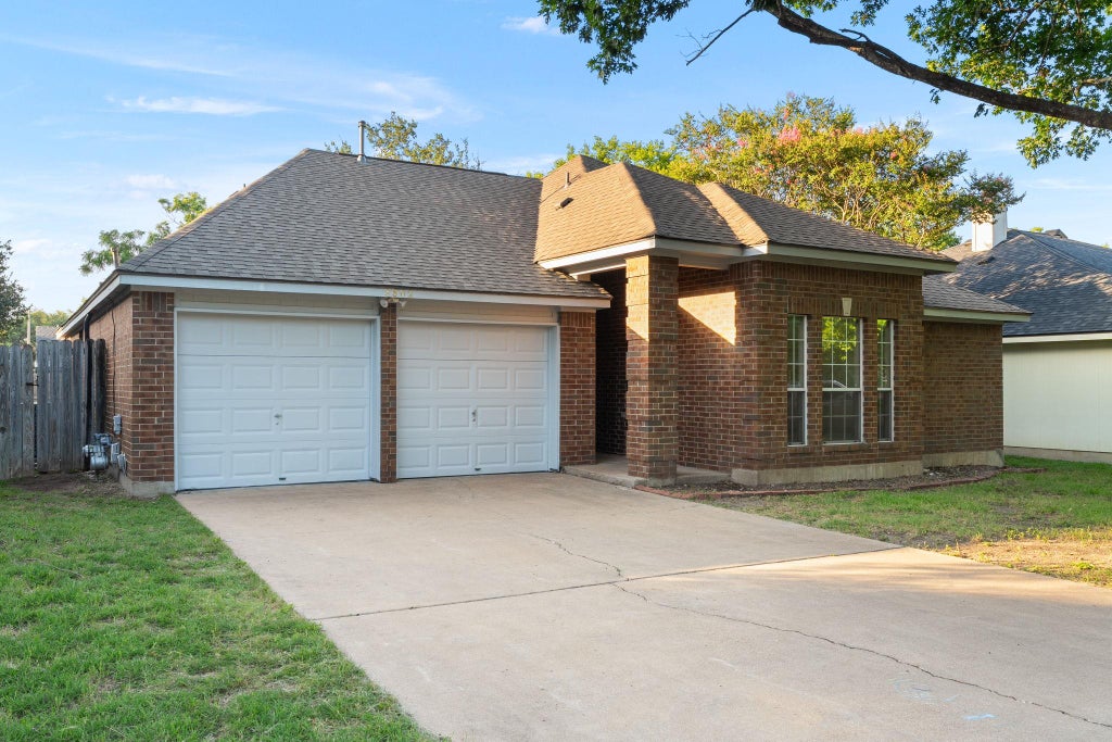 Photo of 2802 Alexander DR, Leander, TX 78641 (MLS # 1733658)