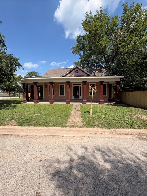 Photo of 105 S Cedar ST, Luling, TX 78648 (MLS # 1328720)