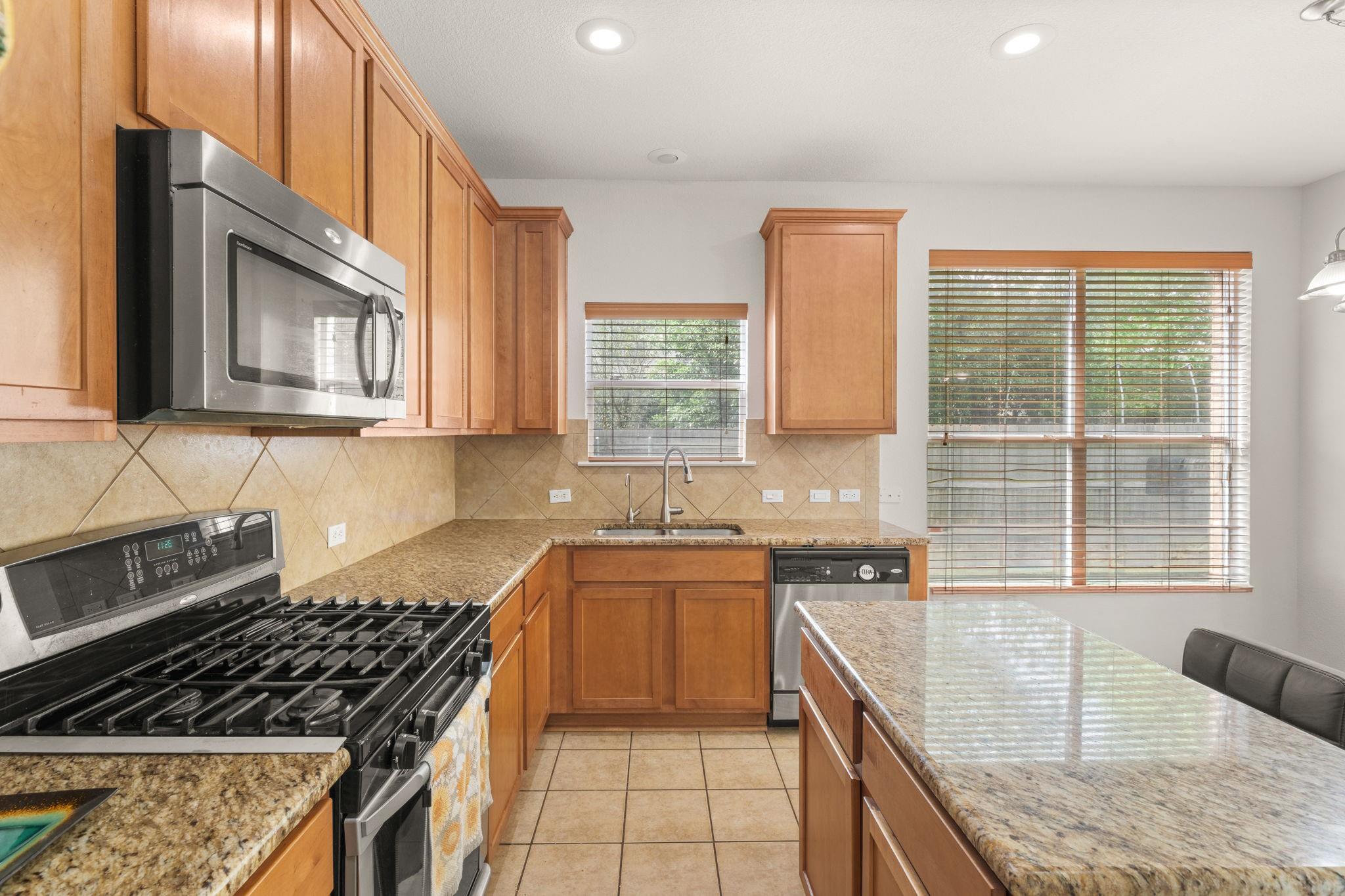 11412 Lemuel LN