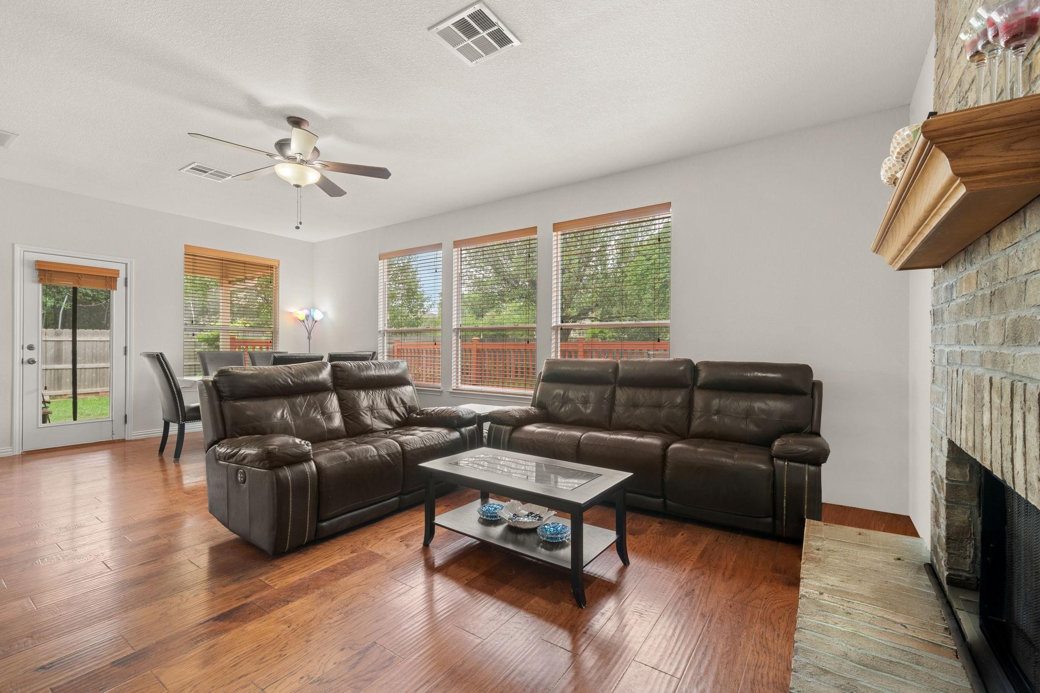 11412 Lemuel LN