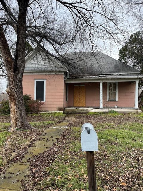 Photo of 620 Washburn ST, Taylor, TX 76574 (MLS # 5716337)