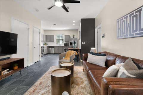 Photo of 4806 Mendoza DR, Austin, TX 78721 (MLS # 3432545)