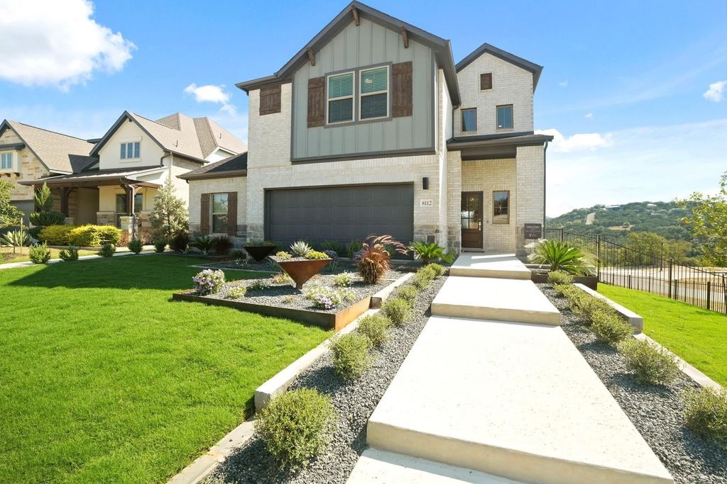 Photo for 8112 Turning Leaf CIR, Lago Vista, TX 78645 (MLS # 6436877)