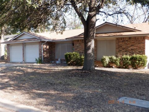 Photo of 5418 Fairmont CIR, Austin, TX 78745 (MLS # 6337756)