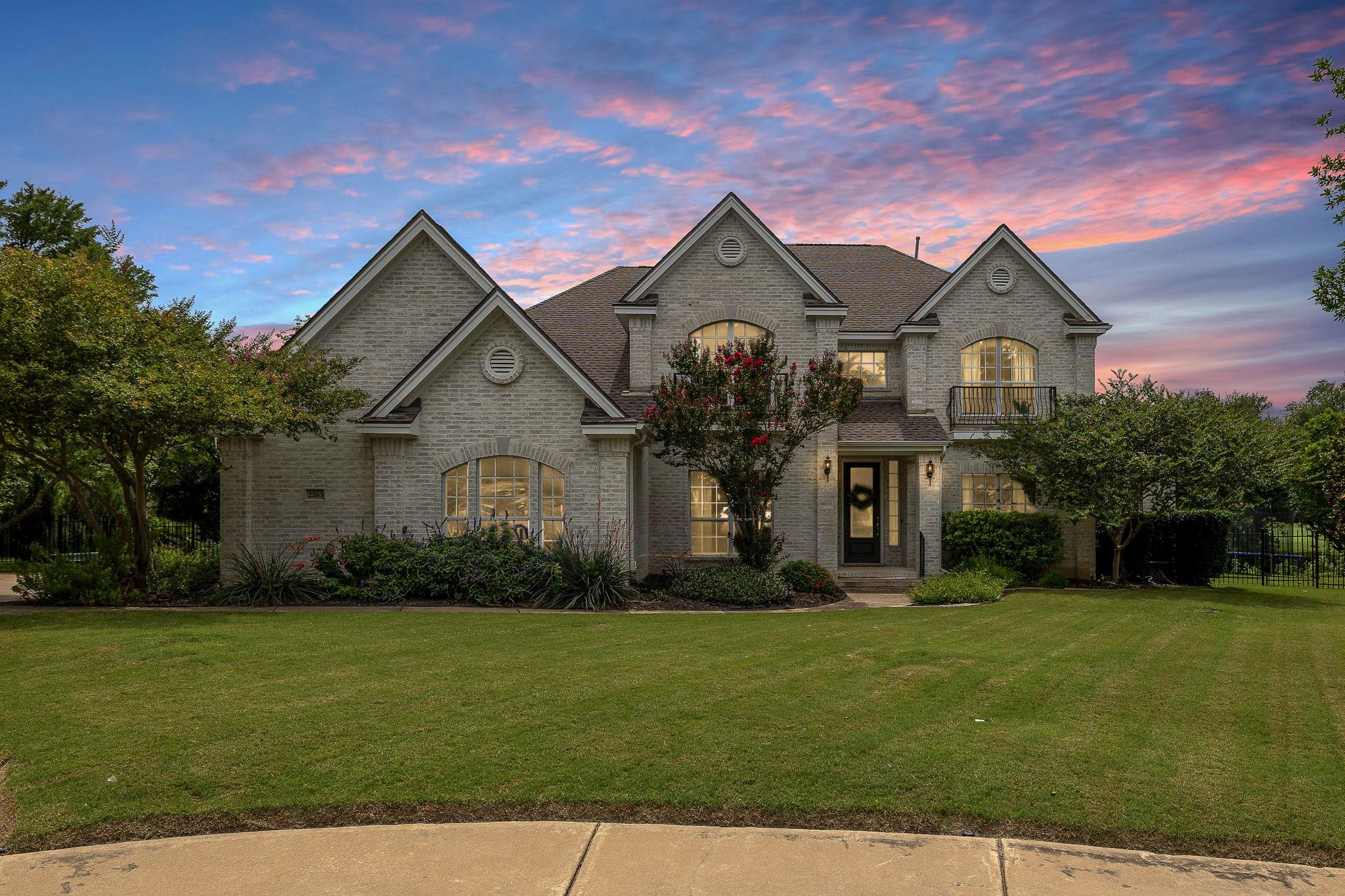 2263 Hamlet CIR
