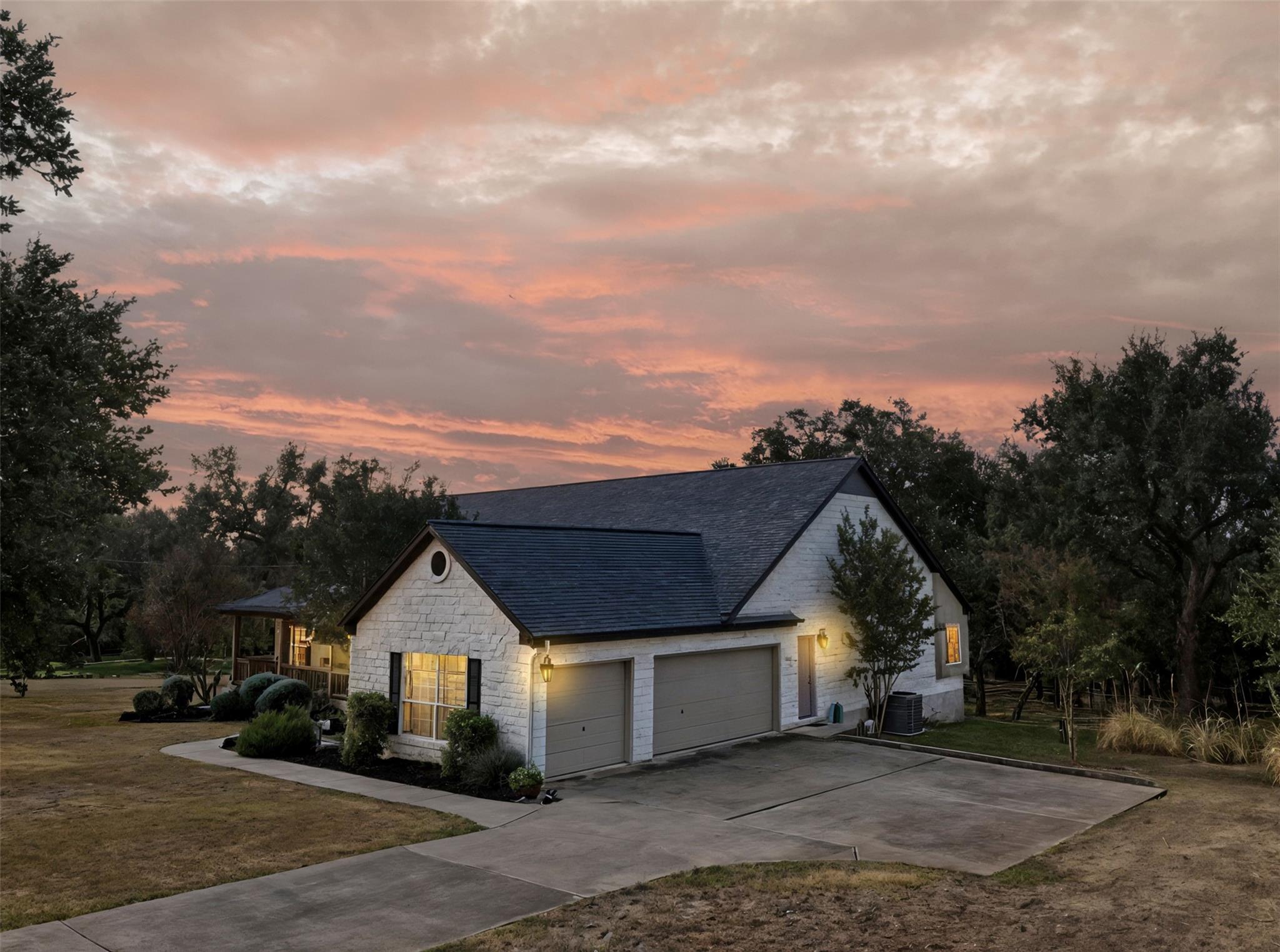 405 Allen CIR