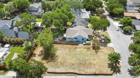 1810 Mohle DR Austin TX 78703