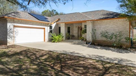 Photo of 204 Kahana LN, Bastrop, TX 78602 (MLS # 1673215)