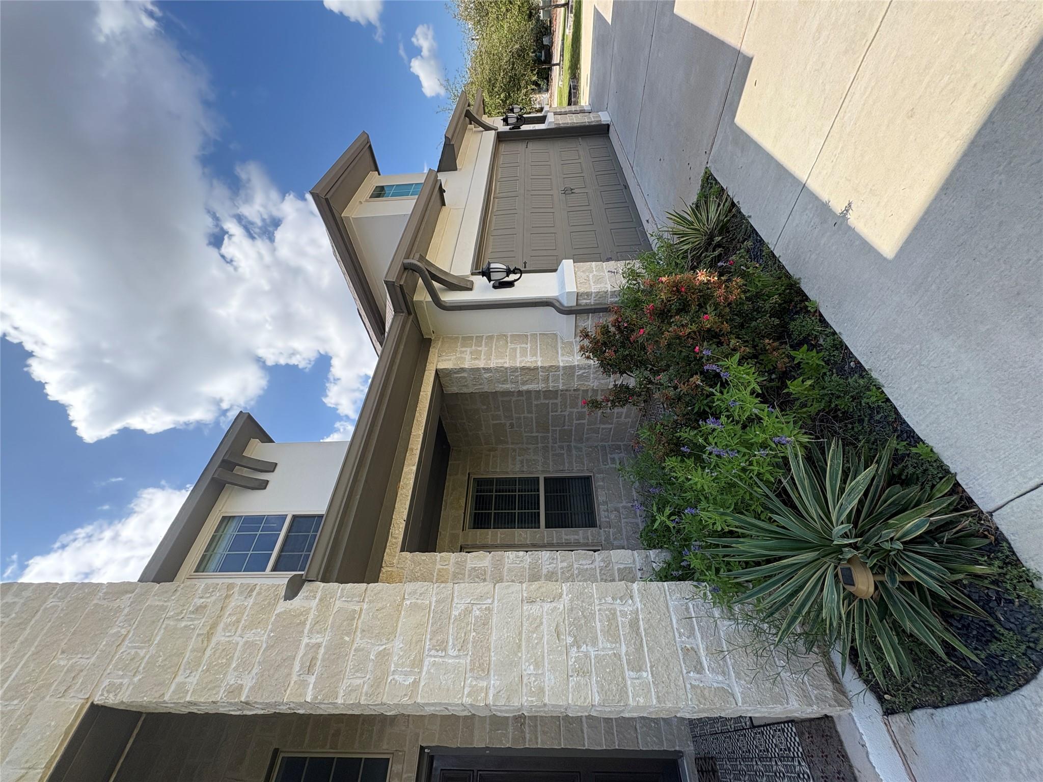2904 Fallcrest BND