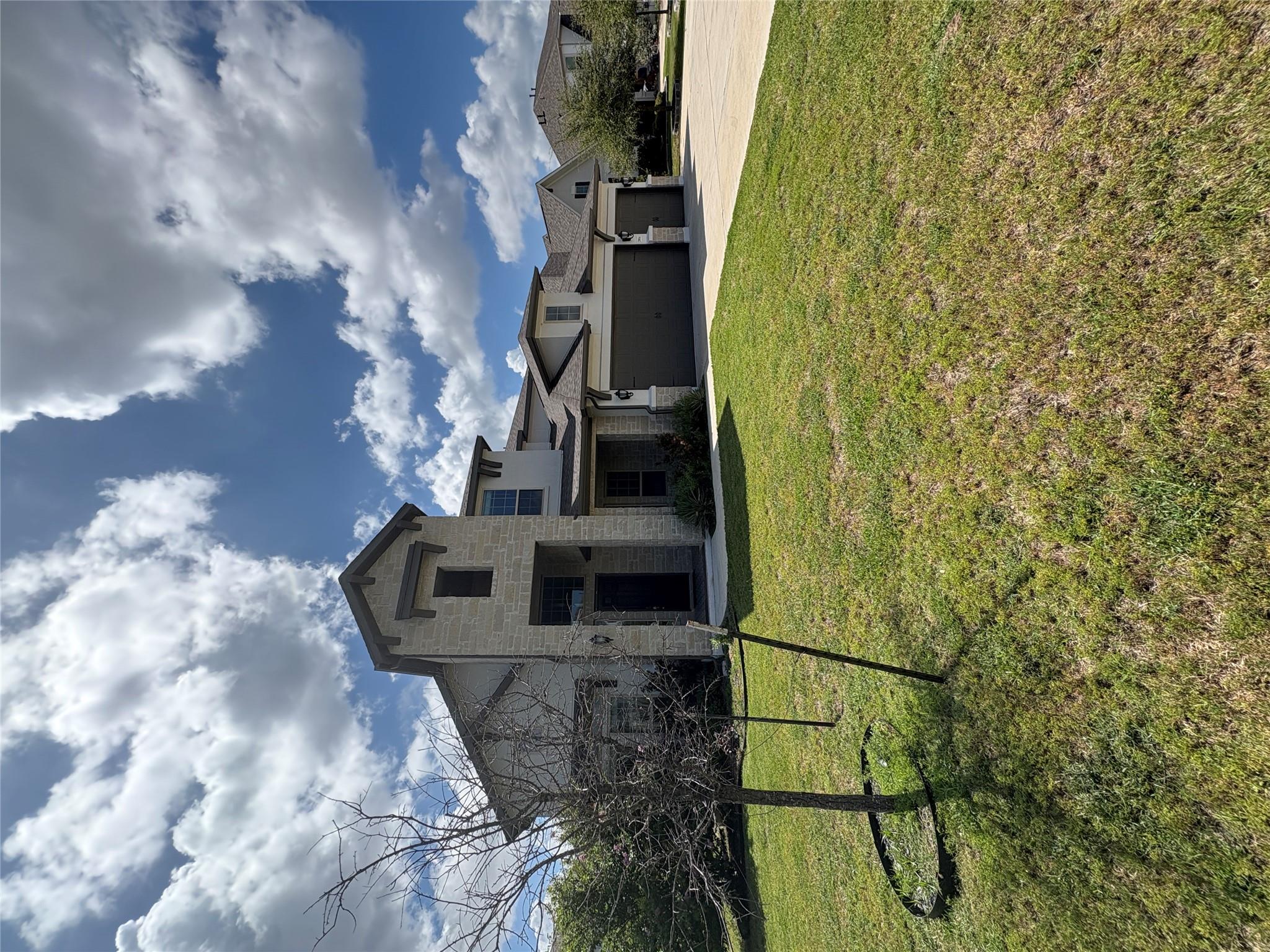 2904 Fallcrest BND