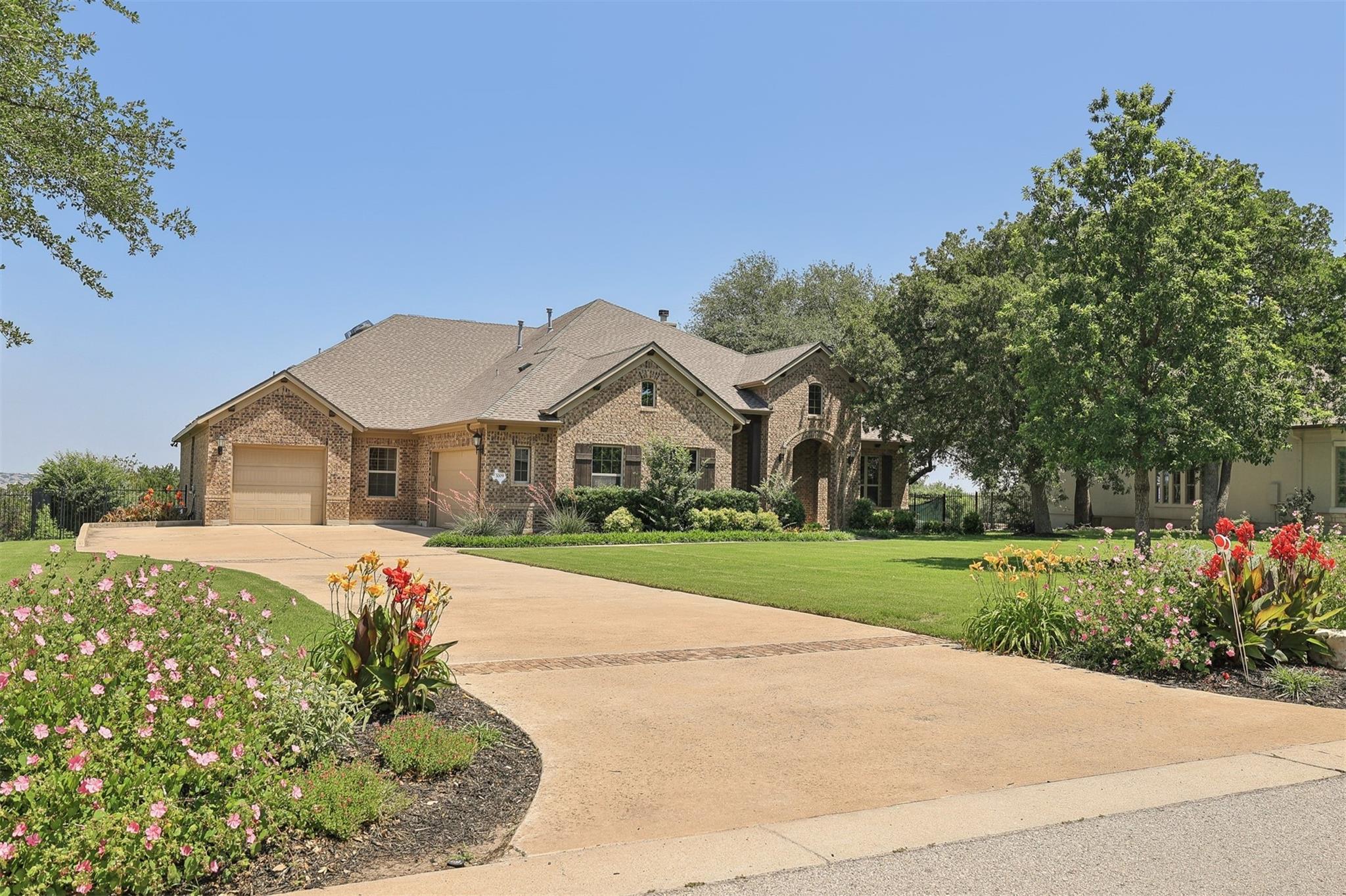 3009 Vista Heights DR