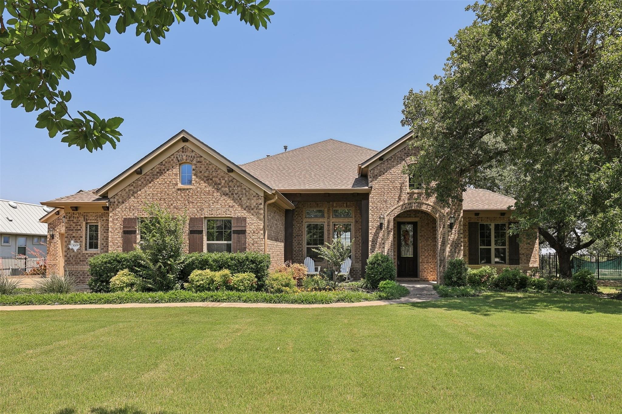 3009 Vista Heights DR