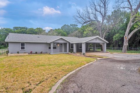 Photo of 601 Spring ST, Round Rock, TX 78664 (MLS # 2833011)