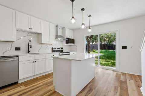 Tiny photo for 4504 Lyra CIR, Austin, TX 78744 (MLS # 4255398)