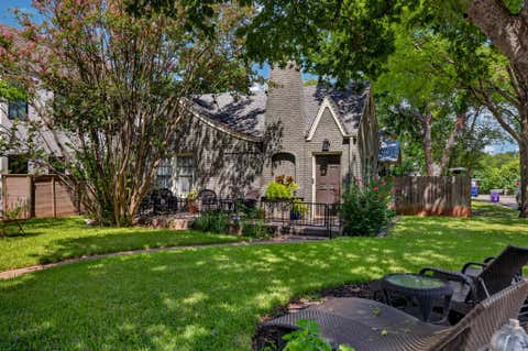 Photo of 4214 Sinclair Ave, Austin, TX 78756 (MLS # 4255190)
