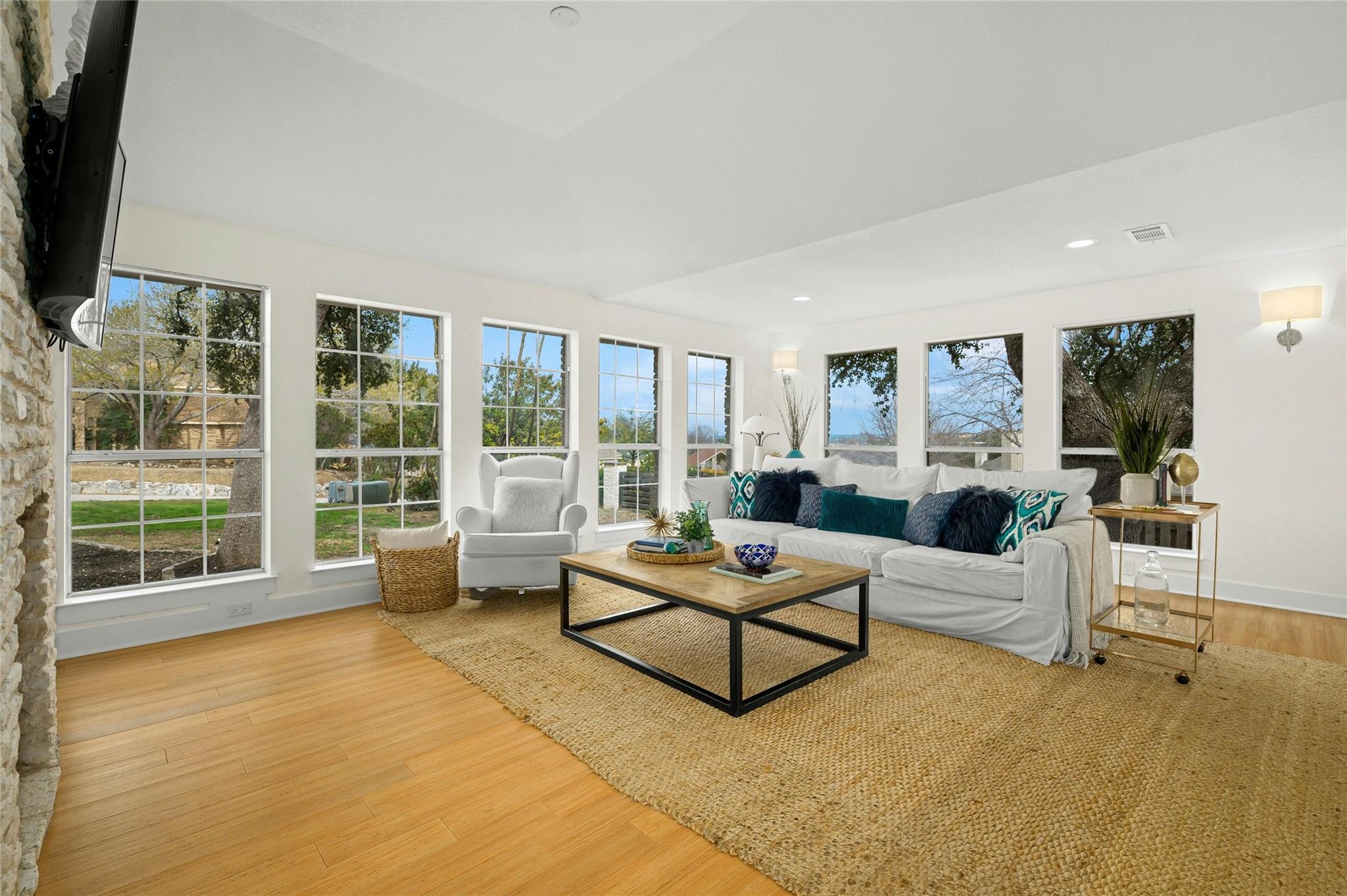 Photo 1 of 31 — 610 Cutty TRL, Lakeway, TX 78734