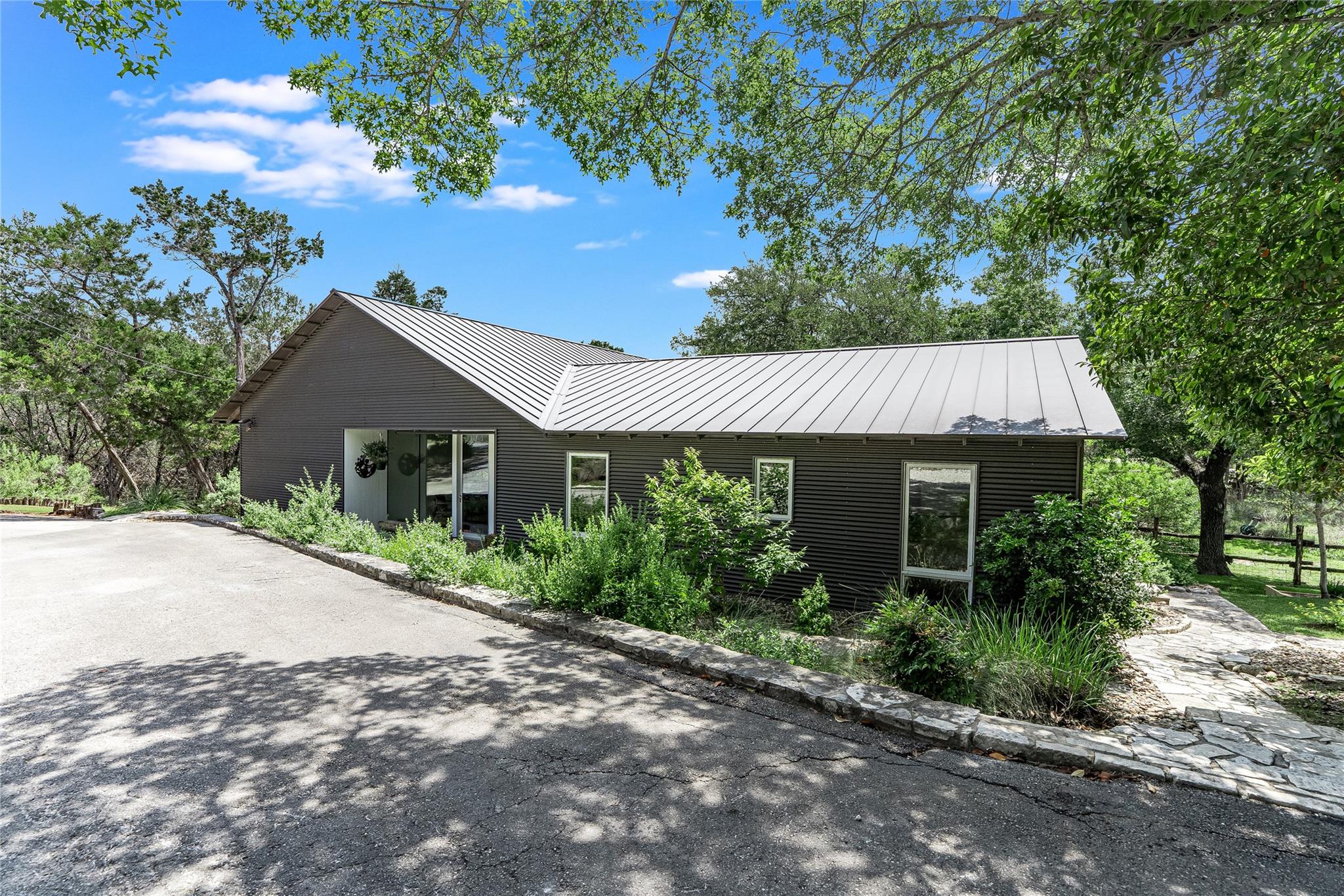 300 Summer Hills DR
