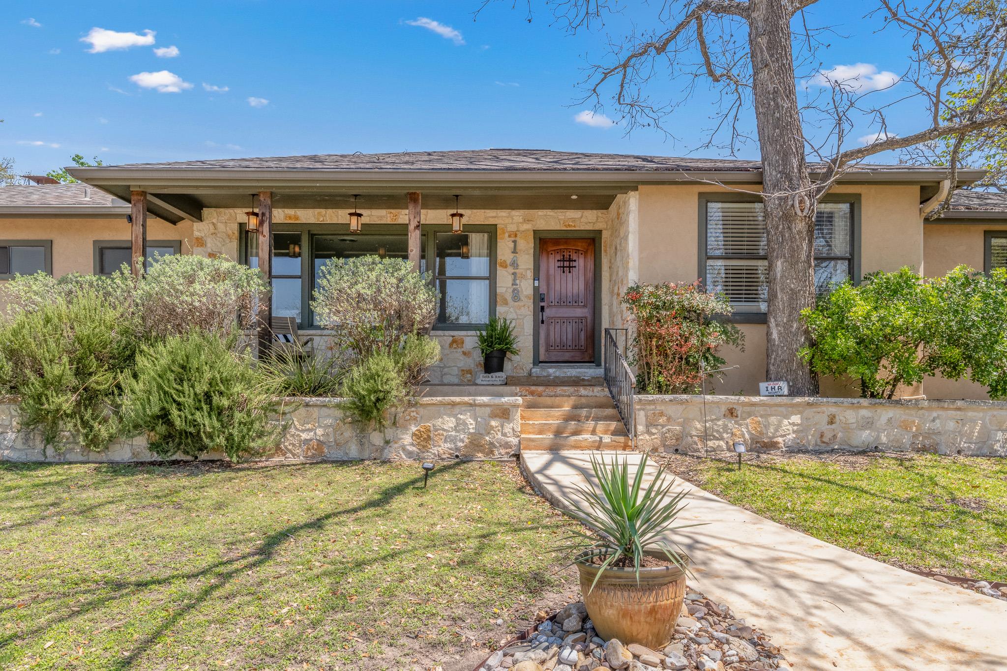 1418 Jackson RD