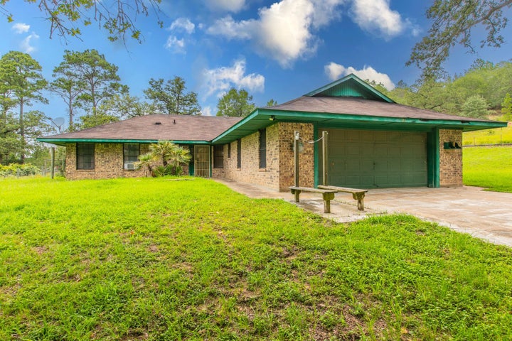 Photo 1 of 25 — 136 Redbird LN, Smithville, TX 78957