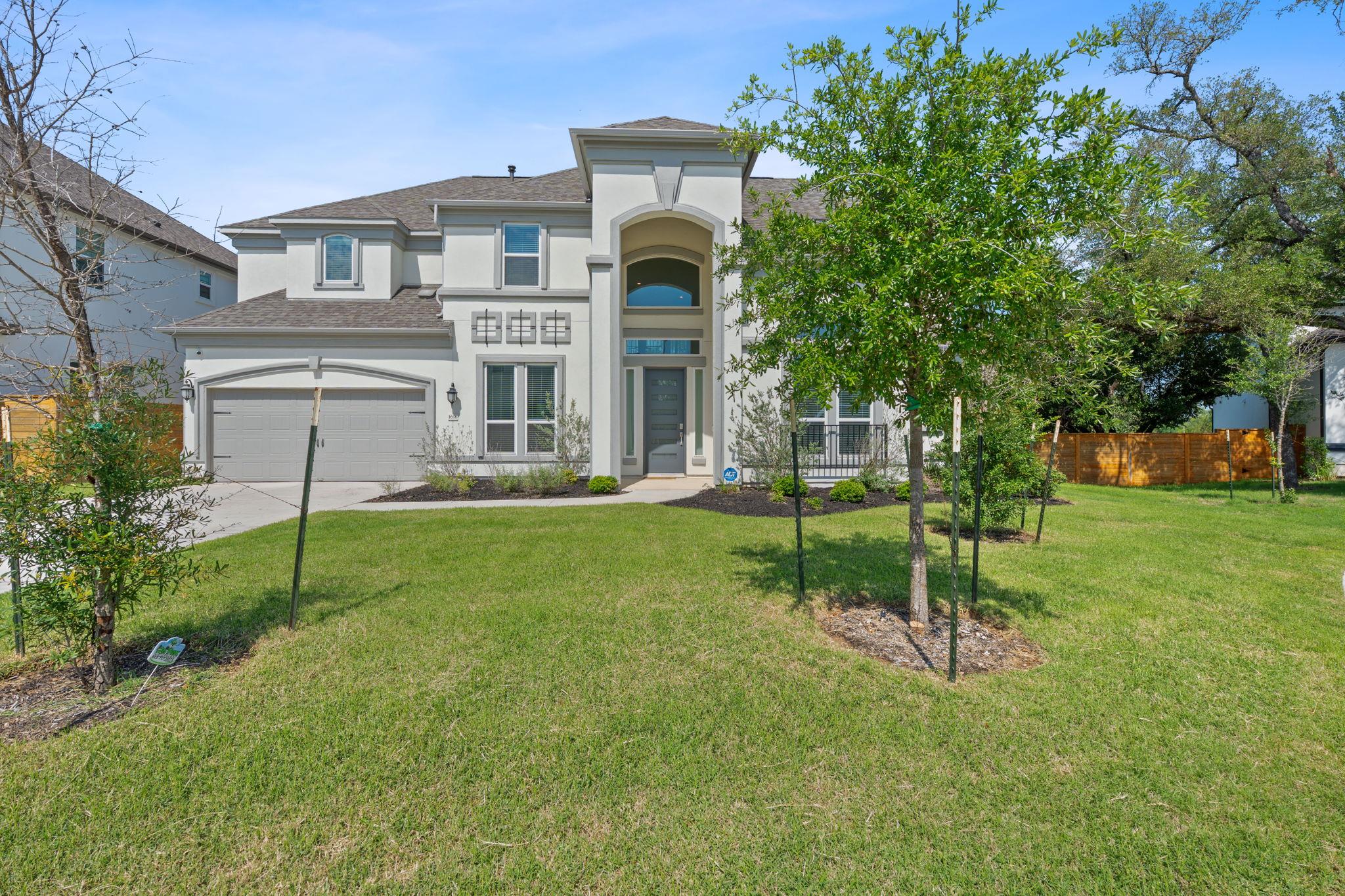 1616 Illawarra WAY