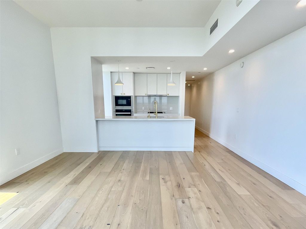 Photo for 70 Rainey ST #2107, Austin, TX 78701 (MLS # 8370780)
