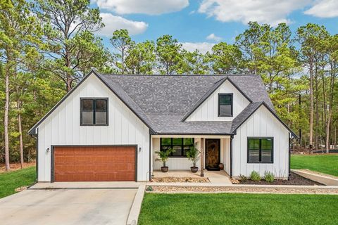 Photo of 106 Kahuku CT, Bastrop, TX 78602 (MLS # 9506729)