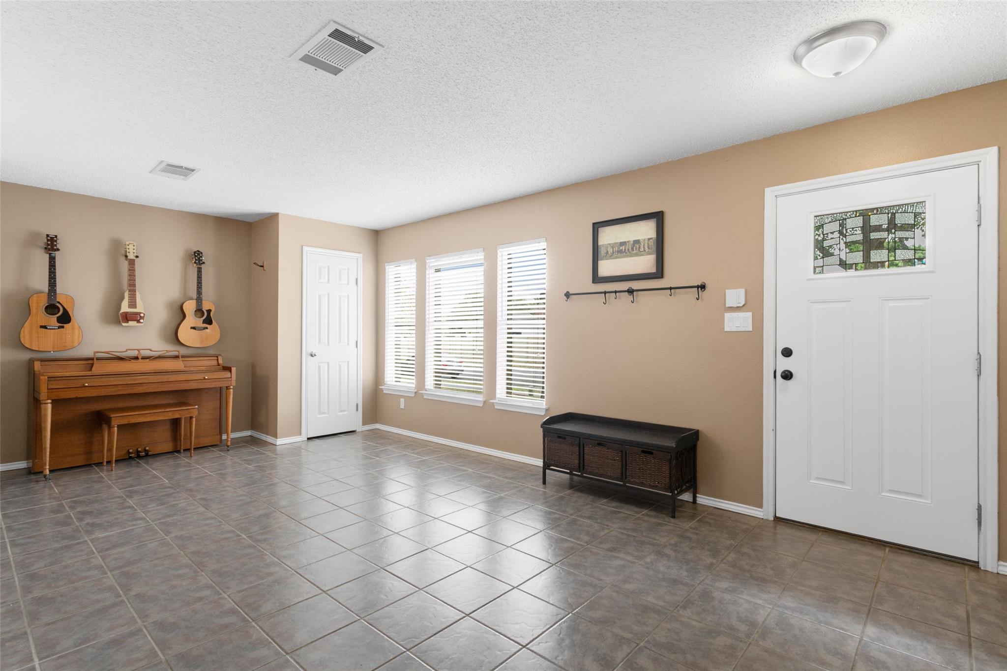 2105 Zeppelin DR