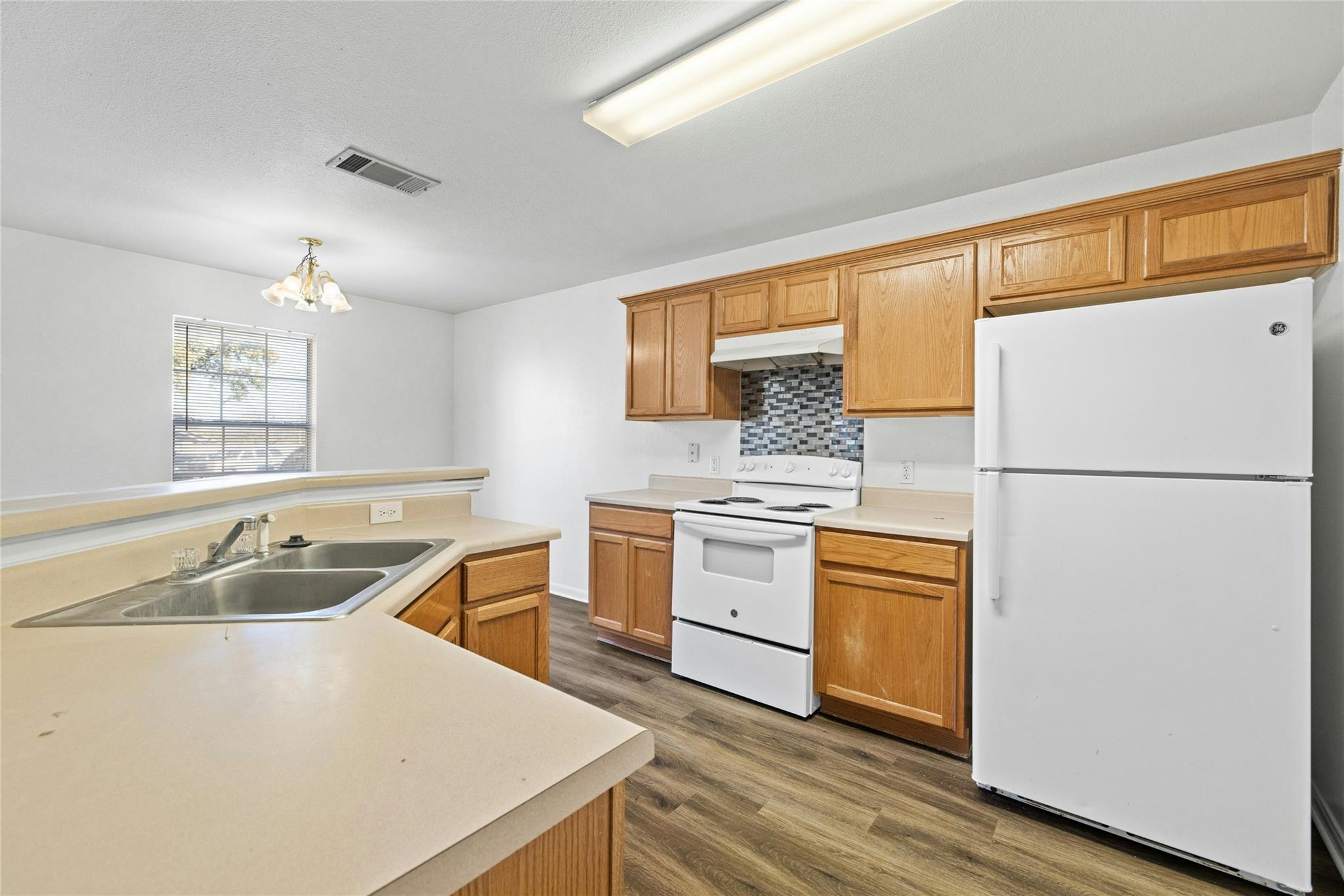 3201 El Salido PKWY Bldg E