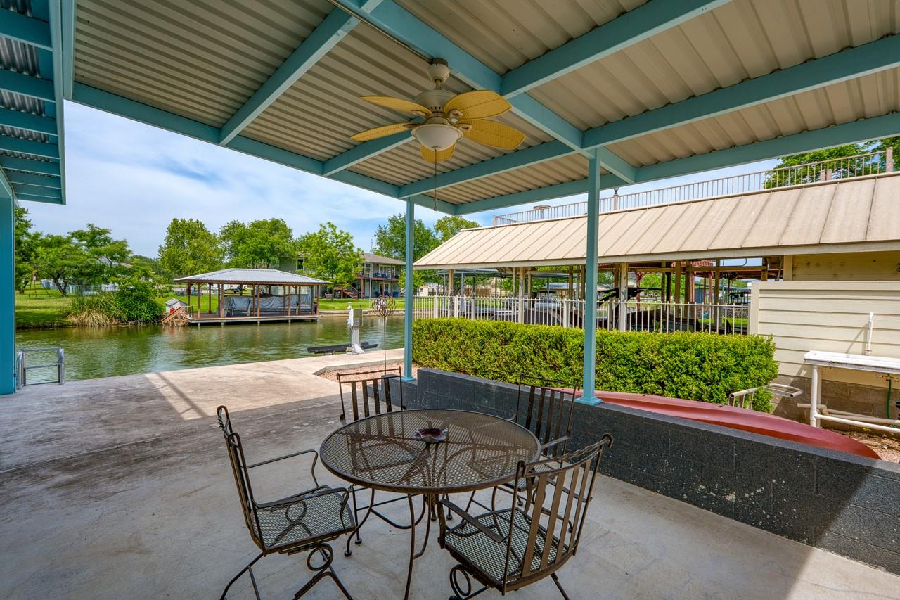 521 E Briarway DR