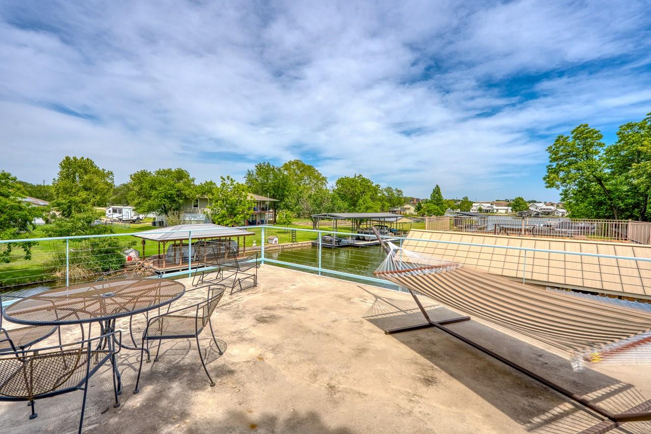 521 E Briarway DR