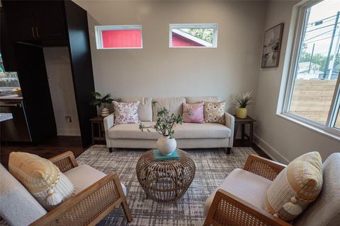 Tiny photo for 2515 Gonzales ST, Austin, TX 78702 (MLS # 7455767)