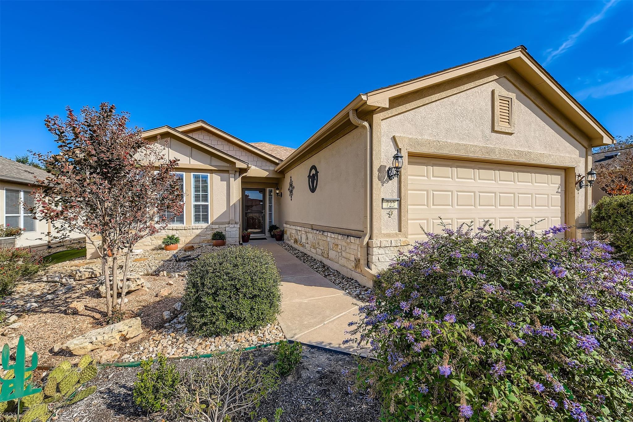 723 Independence Creek LN