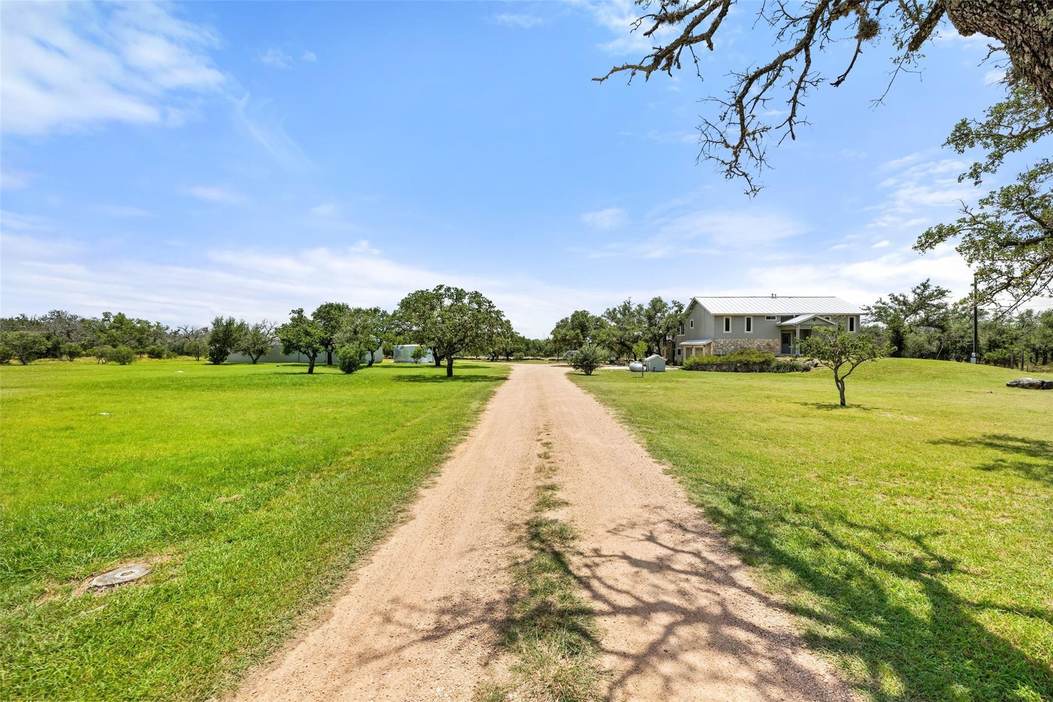 143 Oak LN