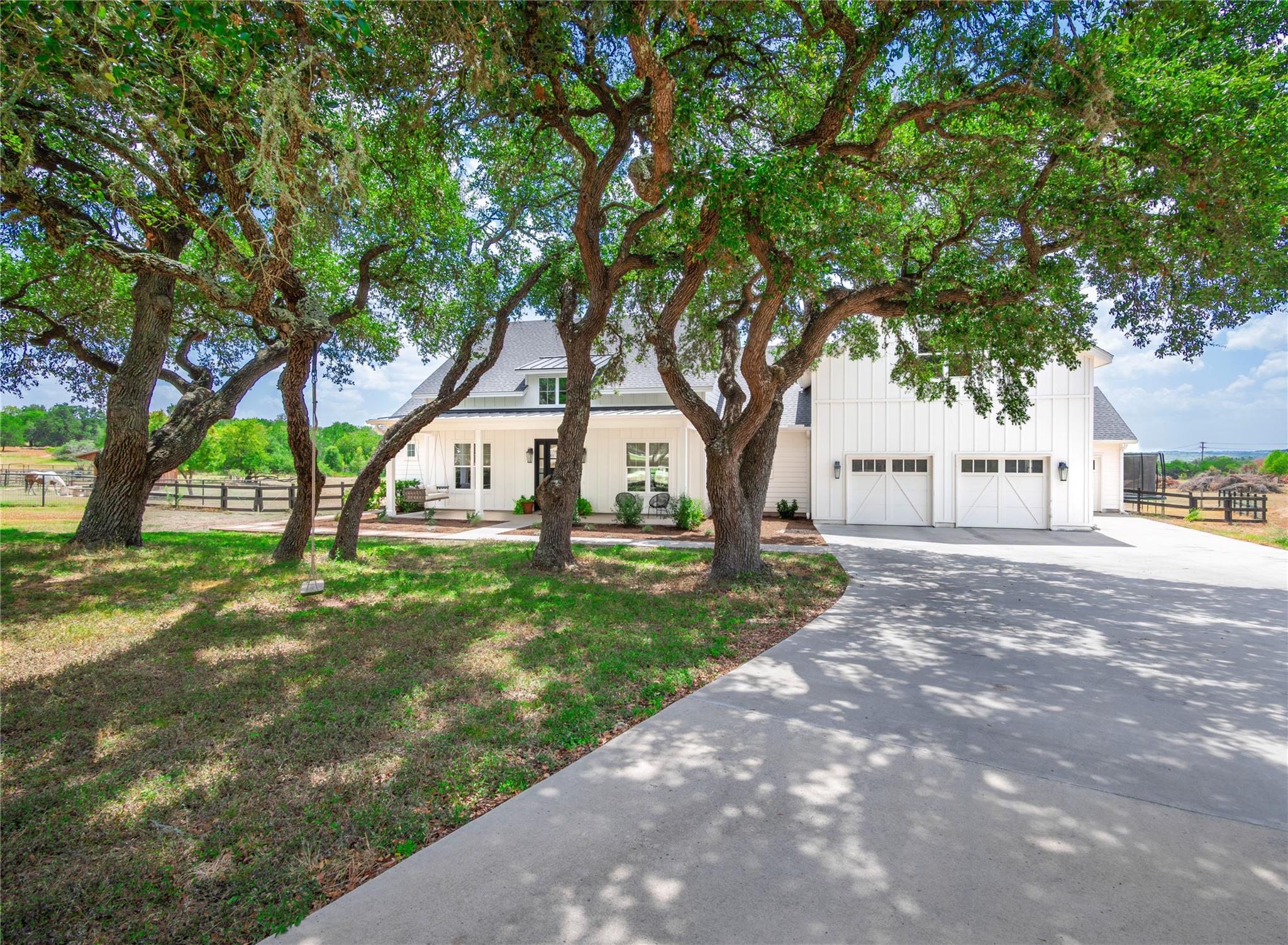112 Roanoak DR