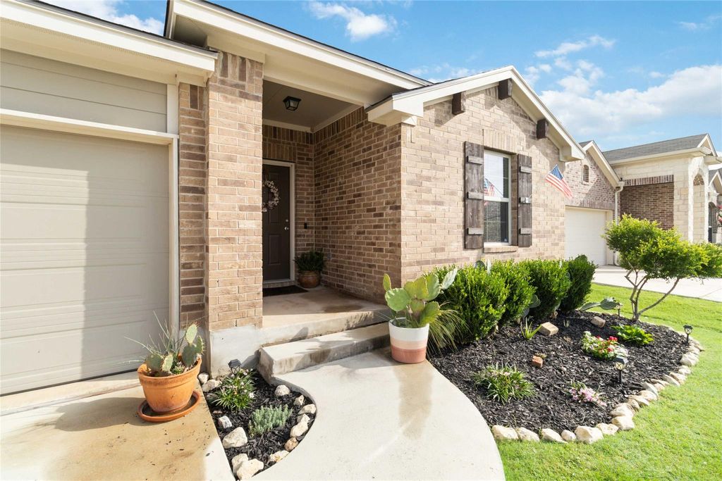 Photo of 132 Sage Meadows DR, San Marcos, TX 78666 (MLS # 2087167)