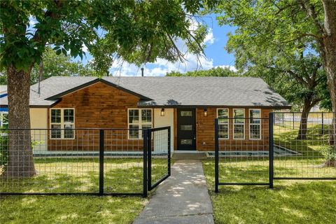 Photo of 7109 Cherry Meadow DR, Austin, TX 78745 (MLS # 3413427)