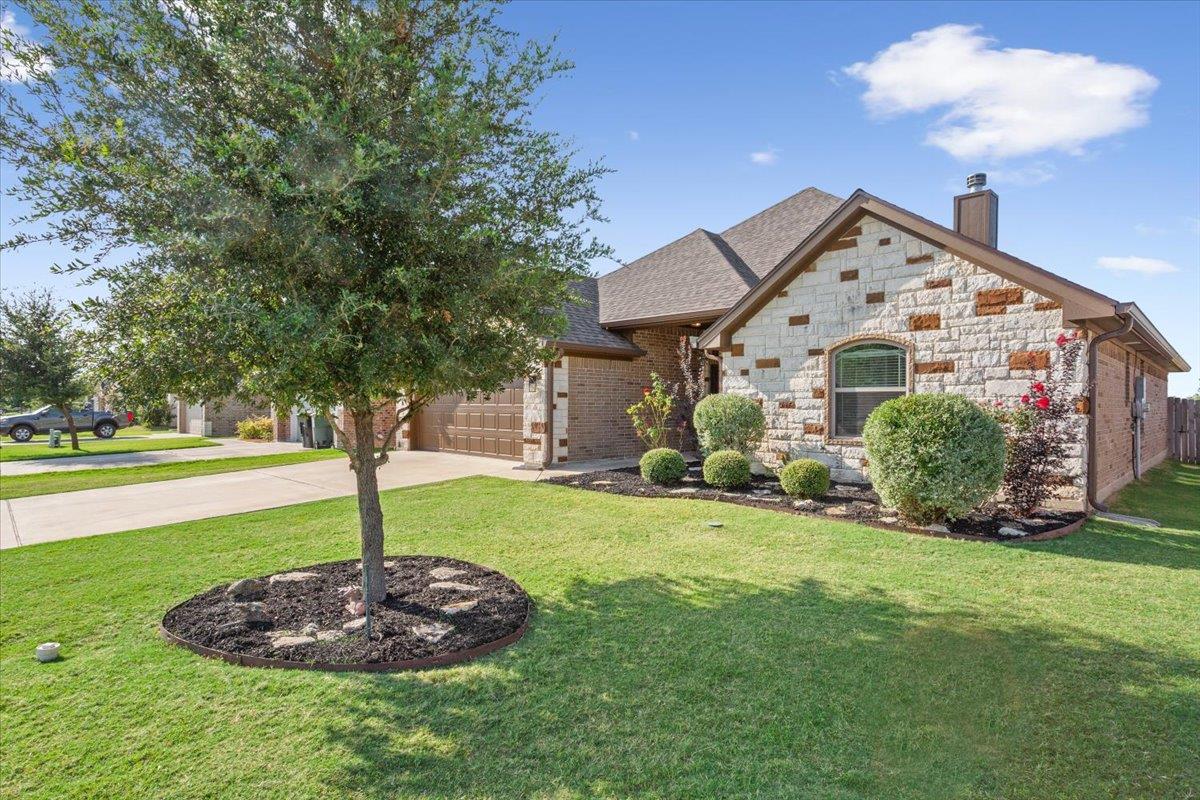 3419 Crystal Ann DR