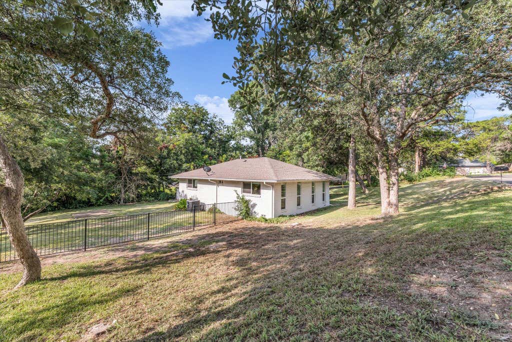Photo of 9730 Timberview DR, Woodway, TX 76712 (MLS # 7780538)