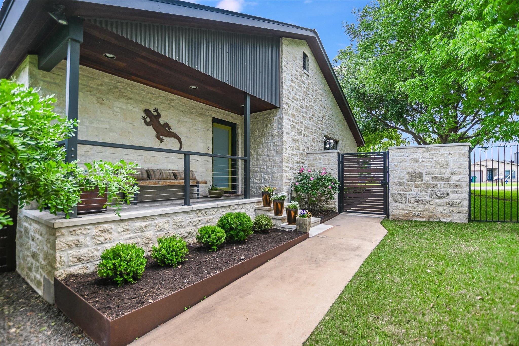 219 Lakeview