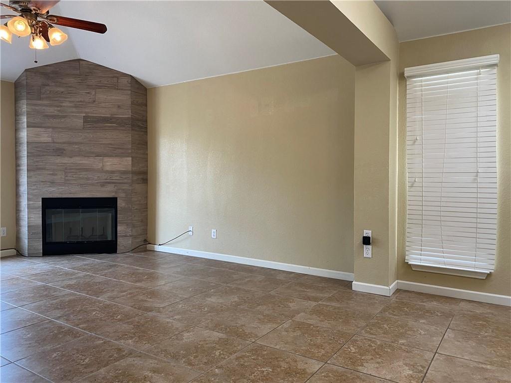 2200 Wisteria WAY
