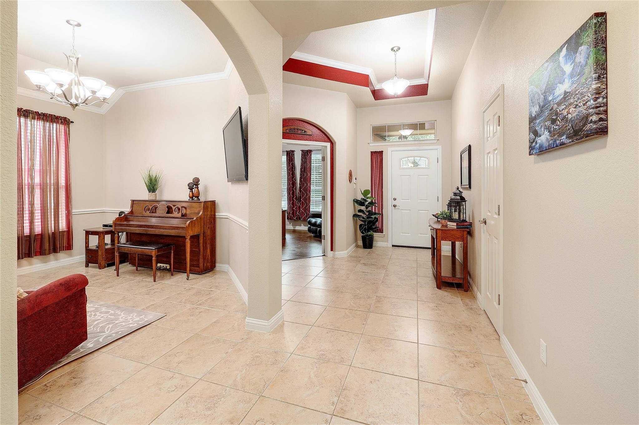 3333 Goldenoak CIR