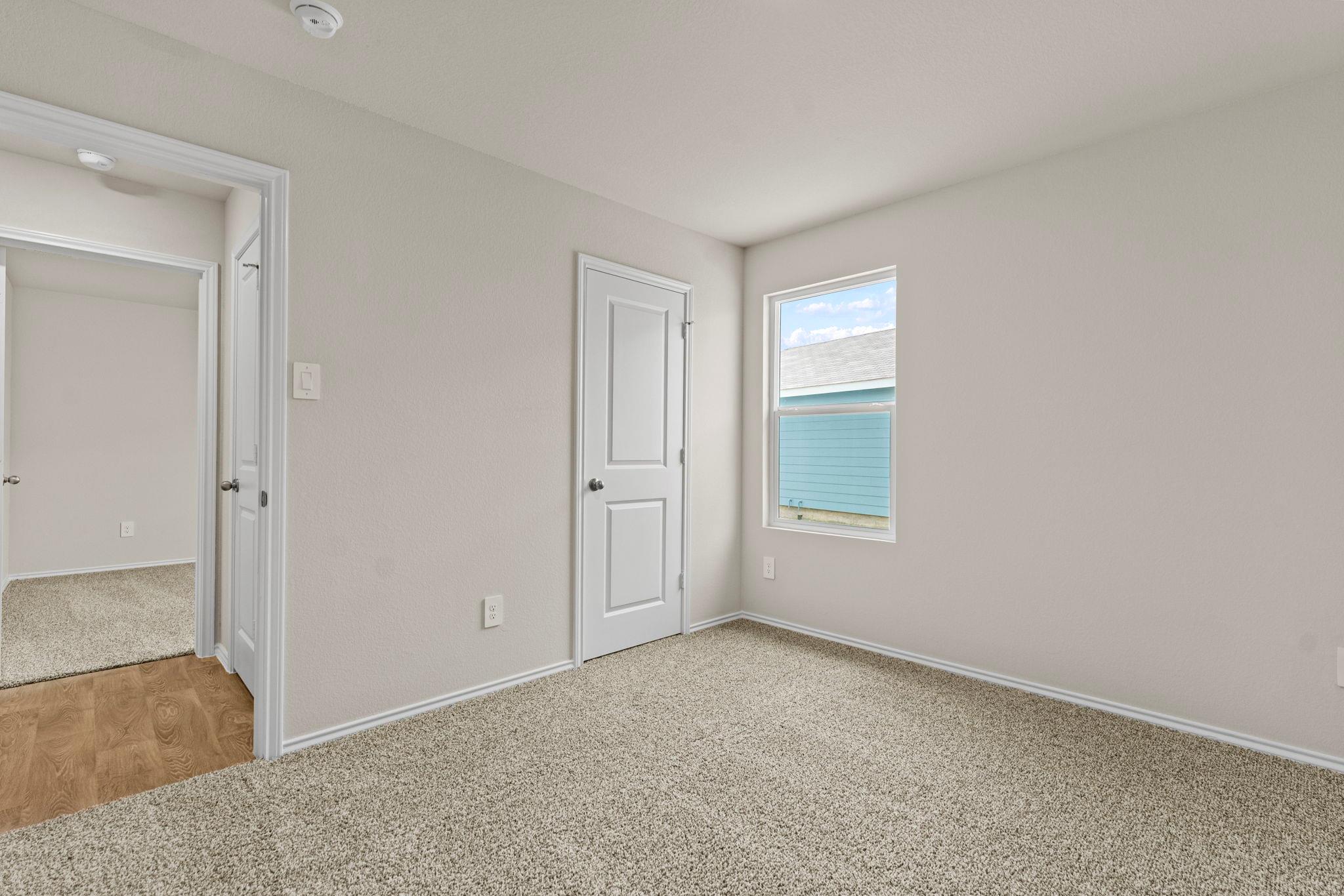 2203 Loganberry LN