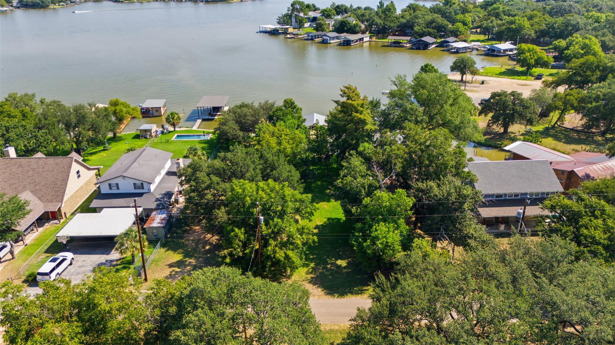 124 S Shorewood DR