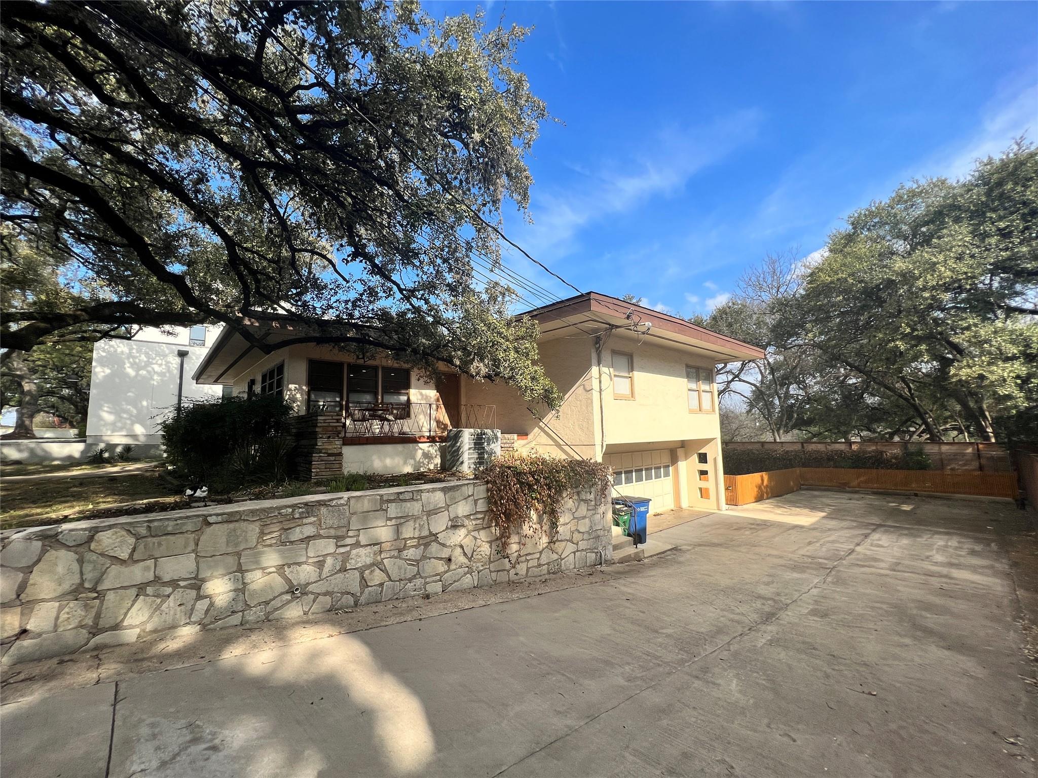 1511 Chelsea LN
