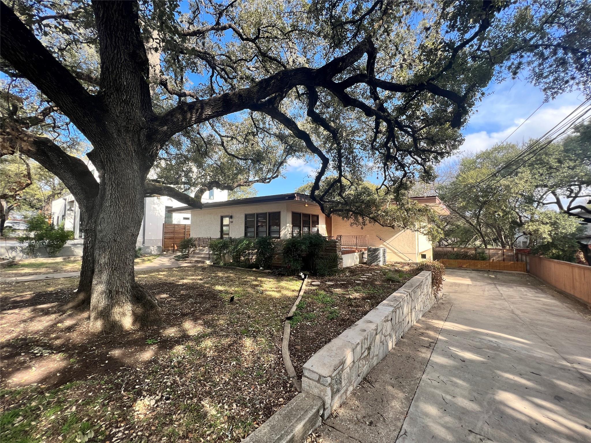 1511 Chelsea LN