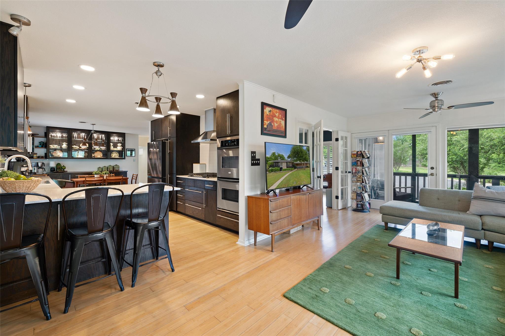 1712 McCoy PL