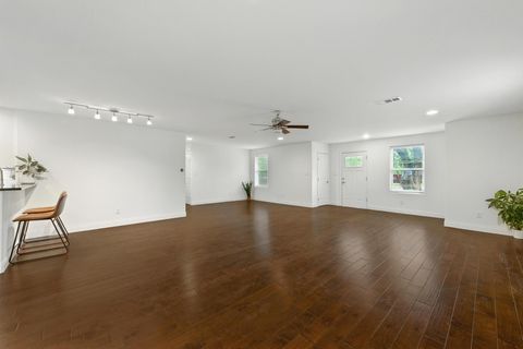 Tiny photo for 1612 Westmoor DR, Austin, TX 78723 (MLS # 4472379)