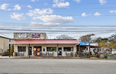213 N Nugent Ave Johnson City TX 78636