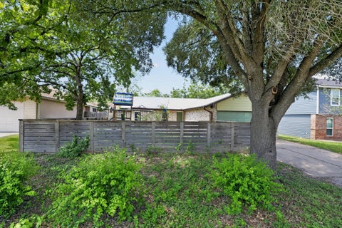 Photo of 1213 Dunstan DR, Austin, TX 78745 (MLS # 7698151)